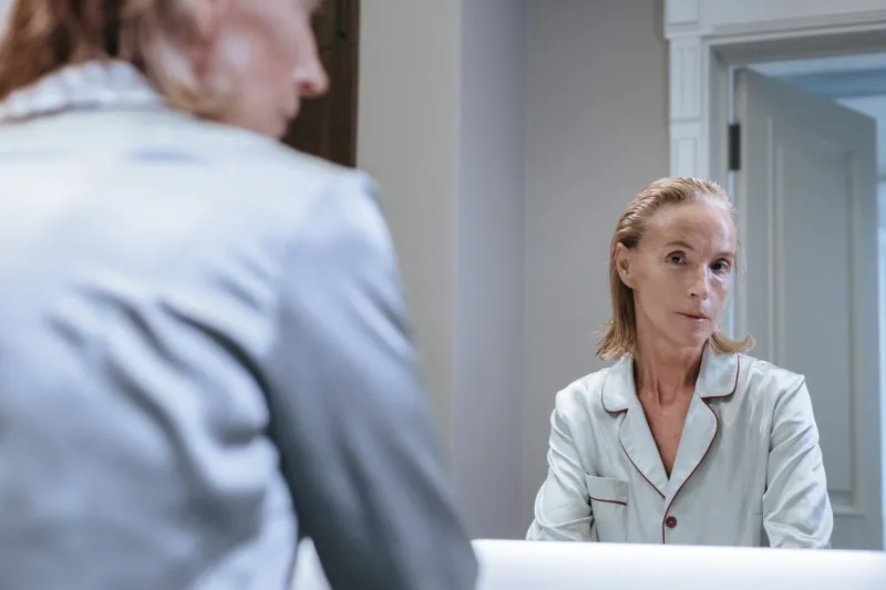 The Mirror That Frightens: When Watching Yourself Age Becomes a Phobia